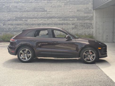 Certified 2026 Porsche Macan AWD/4WD image 8
