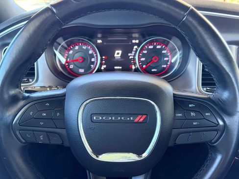 Used 2019 Dodge Charger SXT RWD image 15