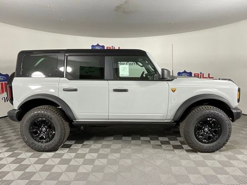 New 2026 Ford Bronco Badlands image 2