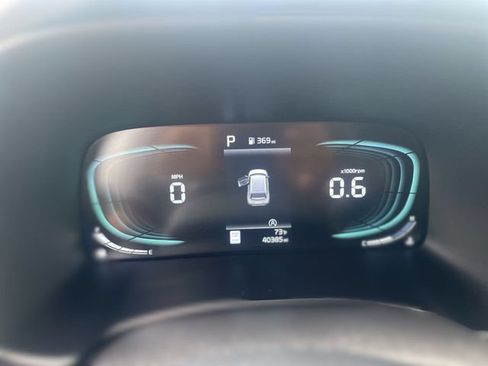 Used 2025 Kia Soul LX w/ LX Technology Package FWD image 20