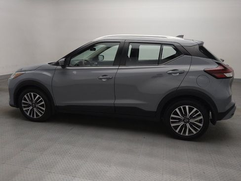 Used 2022 Nissan Kicks SV FWD image 3