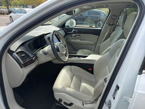 Used 2019 Volvo XC90 T6 Momentum image 16