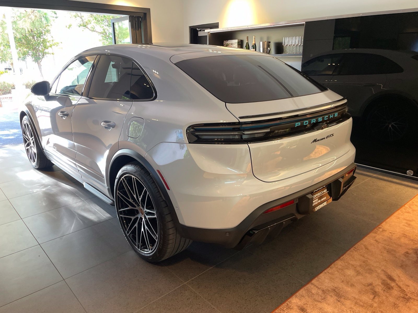 Certified 2026 Porsche Macan GTS Electric AWD/4WD image 6