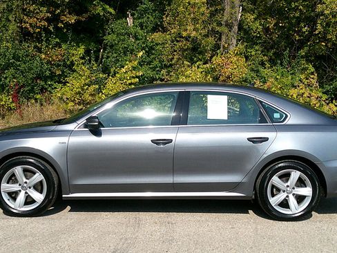 Used 2015 Volkswagen Passat 1.8T Limited Edition image 6