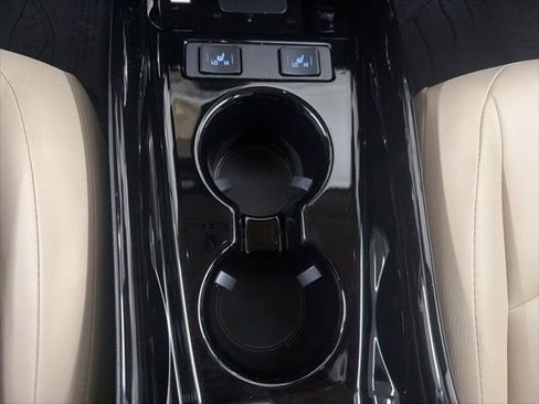Used 2019 Toyota Prius Limited w/ Premium Convenience Package FWD image 28