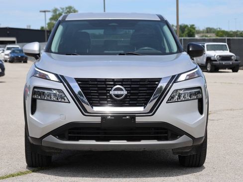 Used 2023 Nissan Rogue SV AWD/4WD image 2