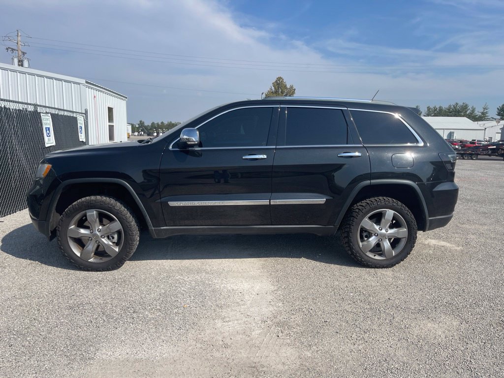 Used 2013 Jeep Grand Cherokee Overland AWD/4WD image 1