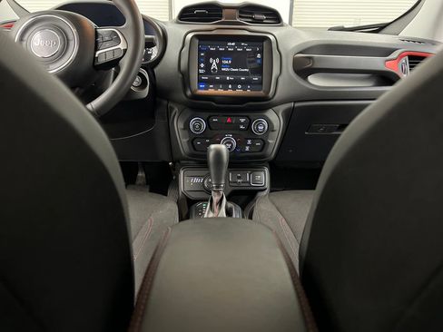 Used 2023 Jeep Renegade Trailhawk AWD/4WD image 41