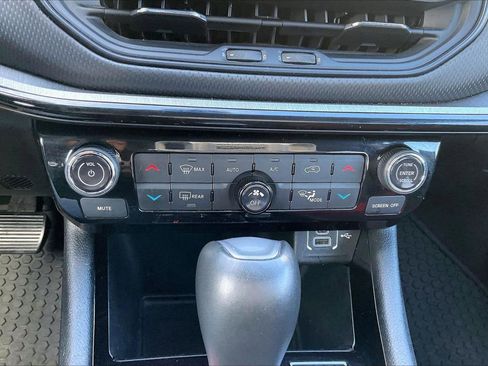 Used 2024 Jeep Compass Trailhawk image 18