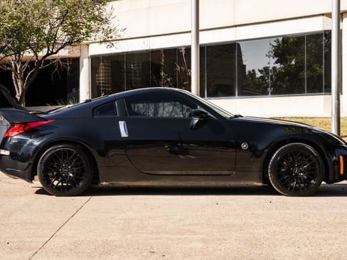 Used 2006 Nissan 350Z Touring w/ (N93) Cargo Convenience Pkg image 11