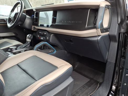 Used 2023 Ford Bronco Wildtrak image 9