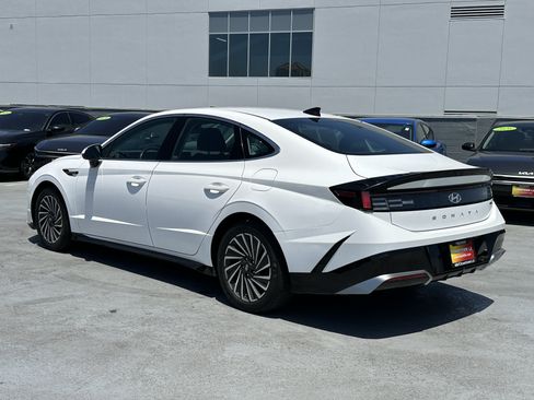 Used 2025 Hyundai Sonata SEL FWD image 4