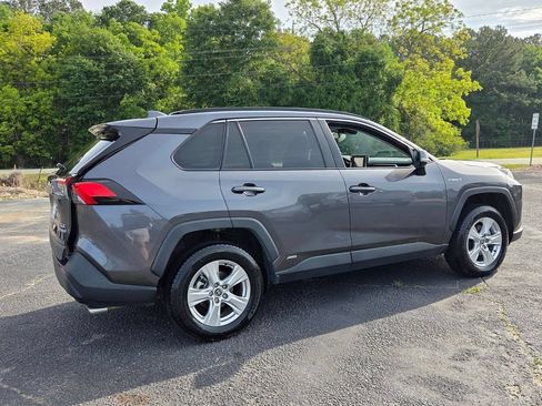 Used 2021 Toyota RAV4 XLE w/ Convenience Package AWD/4WD image 13