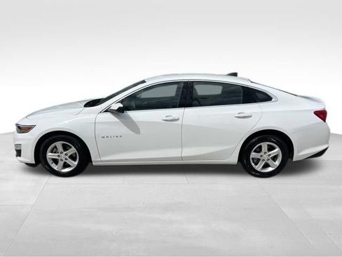 Used 2024 Chevrolet Malibu LS w/ Driver Confidence Package FWD image 3