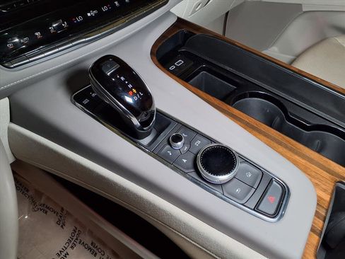 Certified 2024 Cadillac Escalade Premium Luxury Platinum image 7