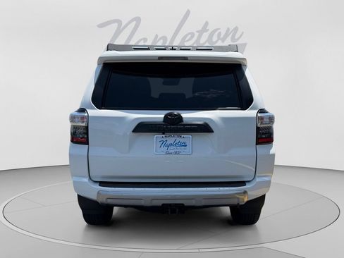 Used 2022 Toyota 4Runner TRD Off-Road AWD/4WD image 7