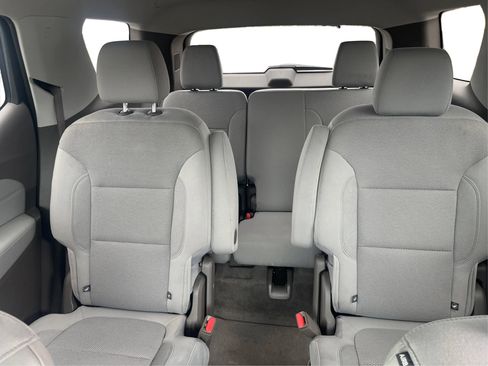 Used 2020 Chevrolet Traverse LT w/ Driver Confidence II Package AWD/4WD image 12
