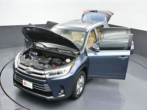 Certified 2019 Toyota Highlander Limited Platinum image 51