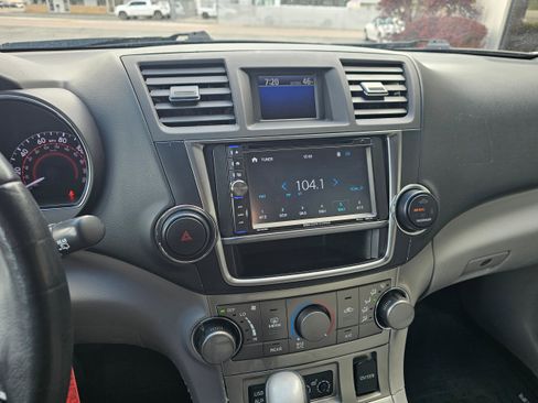 Used 2013 Toyota Highlander SE AWD/4WD image 13