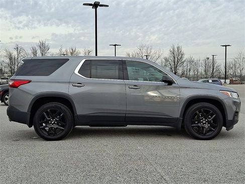 Used 2018 Chevrolet Traverse LS w/ LPO, Black Accent Package image 10