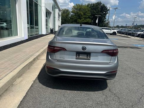 Used 2023 Volkswagen Jetta Sport FWD image 6