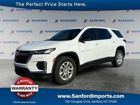 Used 2023 Chevrolet Traverse LS image 1
