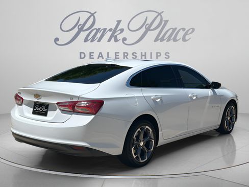 Used 2021 Chevrolet Malibu LT FWD image 5