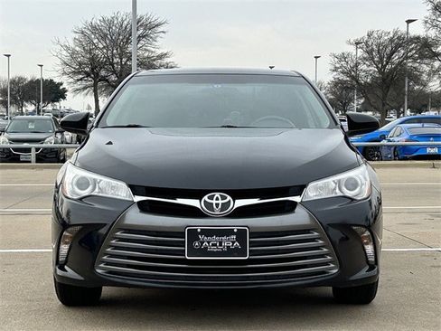 Used 2017 Toyota Camry image 9