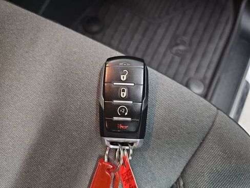 Used 2020 RAM 1500 Big Horn AWD/4WD image 25