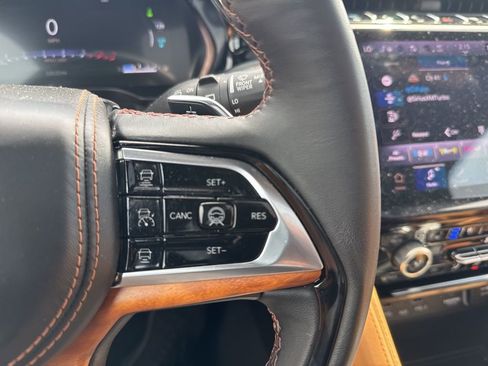 Used 2024 Jeep Grand Cherokee Summit image 16