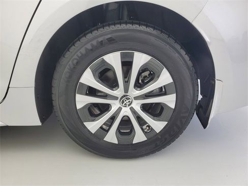 Used 2021 Toyota Corolla LE image 12