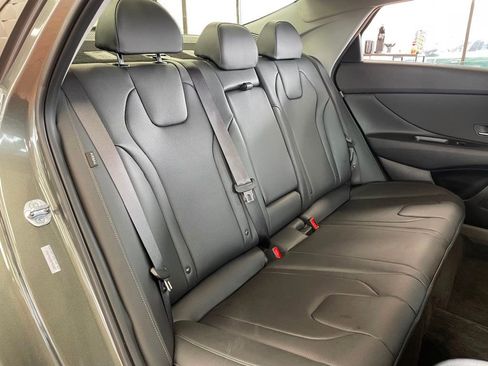 Used 2025 Hyundai Elantra Limited image 20