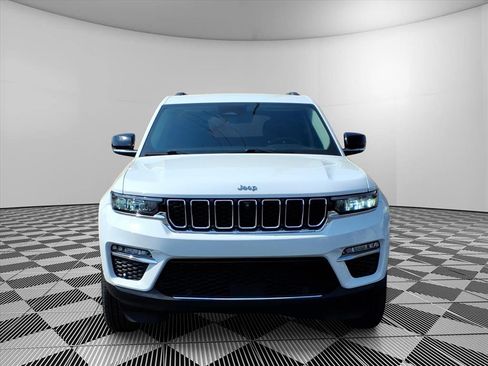 Used 2023 Jeep Grand Cherokee Limited w/ Luxury Tech Group II image 3