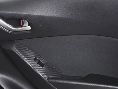 Used 2016 MAZDA MAZDA3 i Sport image 25