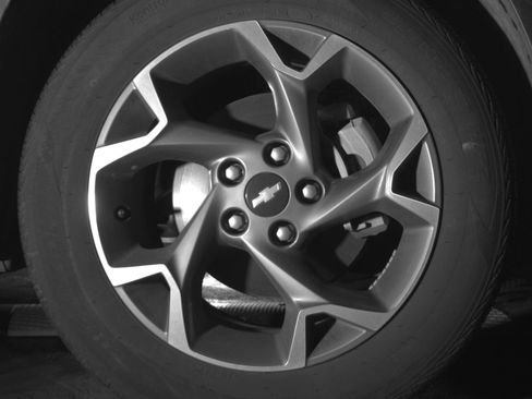 Used 2025 Chevrolet Trax LT w/ LT Convenience Package image 13