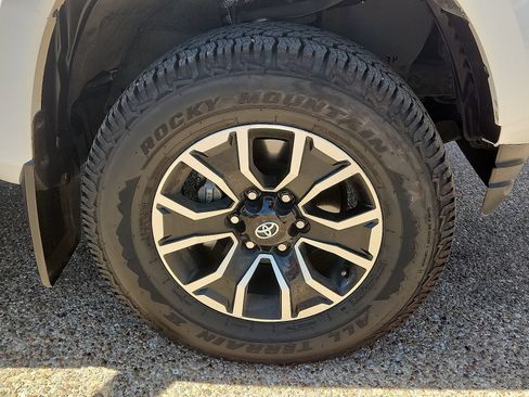 Used 2023 Toyota Tacoma TRD Sport AWD/4WD image 8