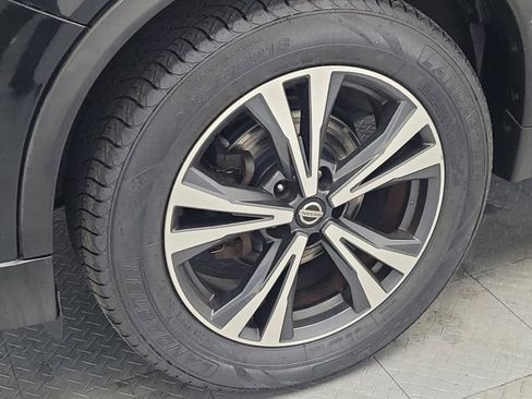 Used 2017 Nissan Rogue SL w/ SL Premium Package image 31