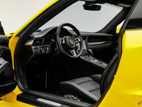 Used 2018 Porsche 911 Turbo S image 38