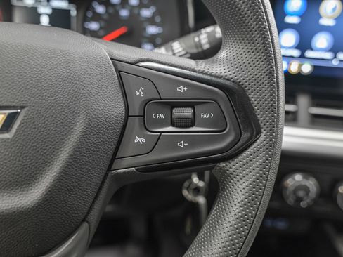 Used 2025 Chevrolet Trax LS FWD image 20