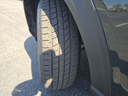 Used 2024 Ford Explorer XLT image 29