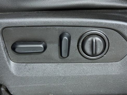 Used 2020 Chevrolet Silverado 1500 LTZ w/ LTZ Premium Package image 16