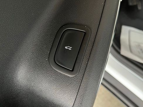 Used 2025 GMC Acadia Elevation AWD/4WD image 24