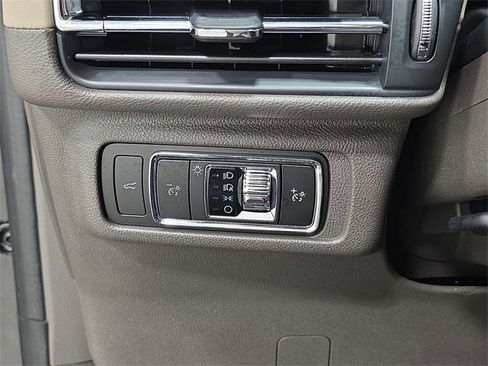 Used 2023 Lincoln Corsair FWD image 23