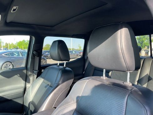 Used 2018 Toyota Tacoma TRD Off-Road image 7