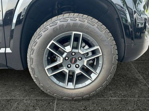 New 2026 GMC Terrain AT4 w/ Technology Package II image 9