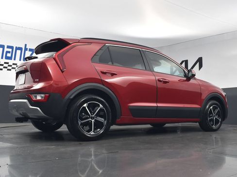 Used 2025 Kia Niro EX FWD image 21