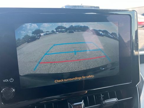 Used 2025 Toyota Corolla LE FWD image 10