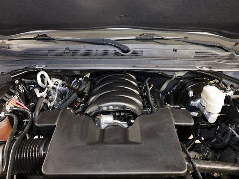 Used 2019 Chevrolet Suburban LT image 36