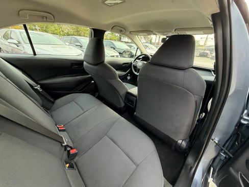 Used 2022 Toyota Corolla LE image 12