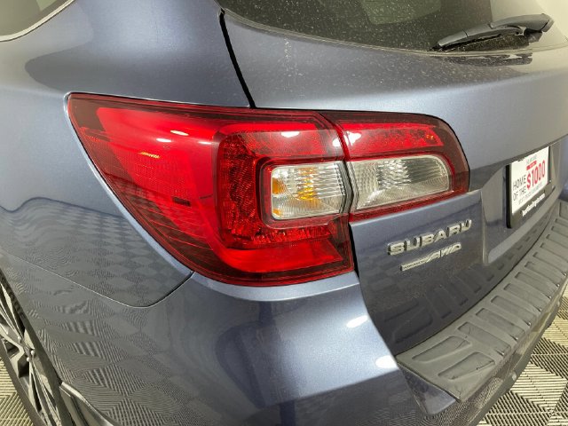 Used 2017 Subaru Outback 2.5i Limited AWD/4WD image 13